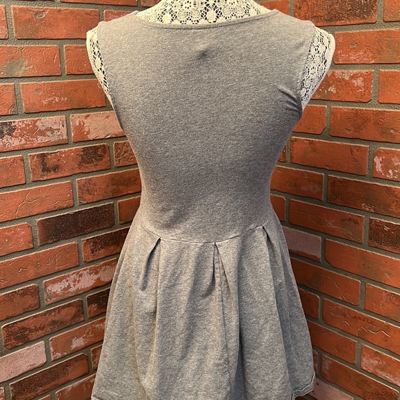 H&M's Divided Skull and roses dress - Picture 5 of 7